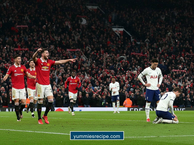 Man Utd fight back from 3-0 down to draw with Spurs